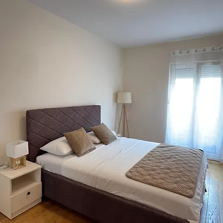 White Homes 49/71 - Point *